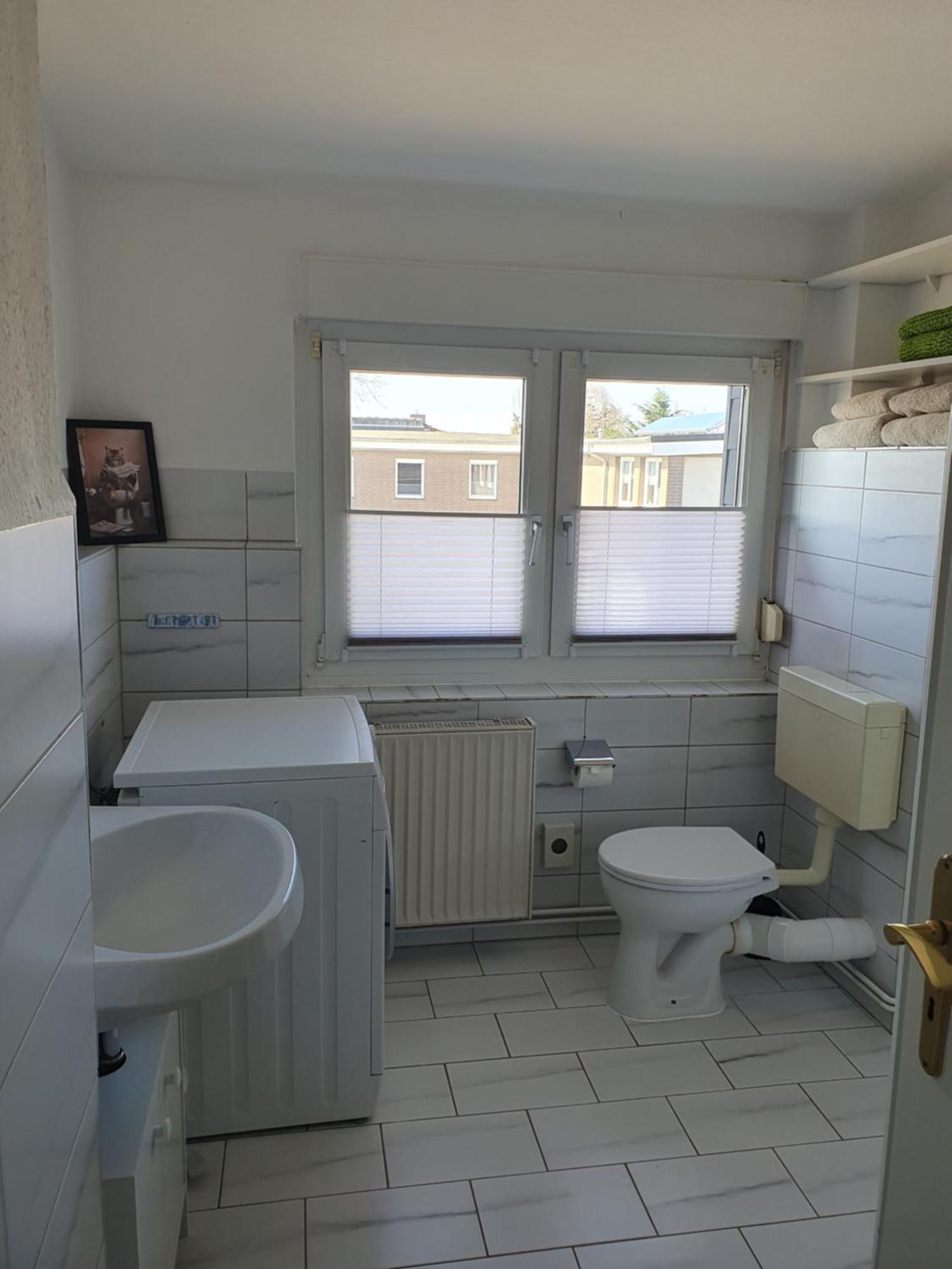 Neumuehler Hof- Ferienwohnung "Thomas" 3 Zimmer,3 Baeder Mit Dusche, Kostenfreie Parkplaetze Vor Dem Haus ชเวียรีน ภายนอก รูปภาพ